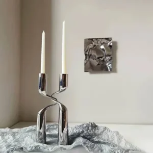 Candelabro metálico de estilo contemporáneo